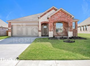901 High Noon Dr, Fort Worth, TX 76052