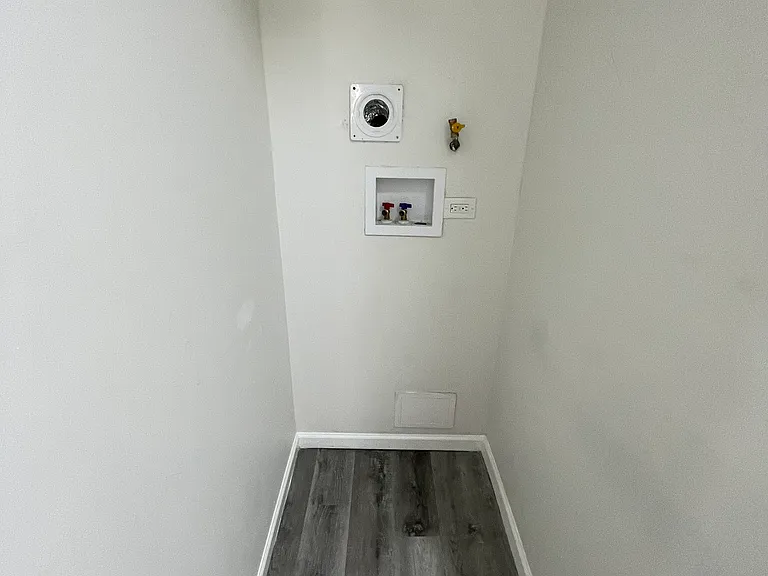 13 Brinsmaid Pl #4 — Photo 5