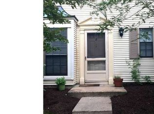 8 Harris Ct, Lawrence Twp, NJ 08648