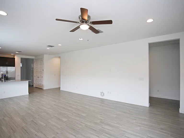 2250 E Kelly Dr — Photo 13