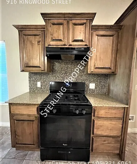 916 Ringwood St — Photo 8