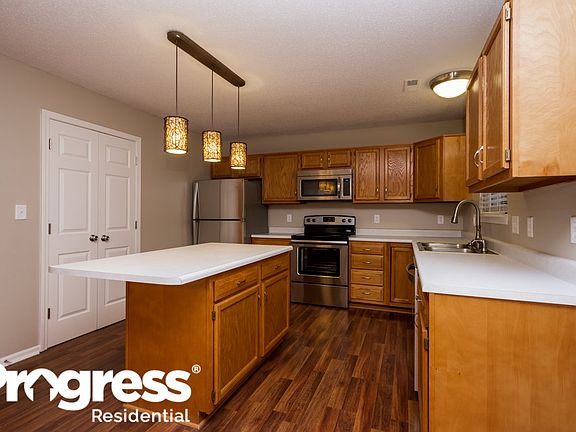 5th image of 17365 Pine Wood Ln