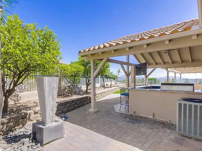 2703 Lobelia Rd — Photo 53