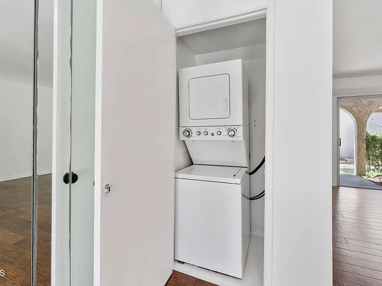 1316 Elm Ave #8 — Photo 7