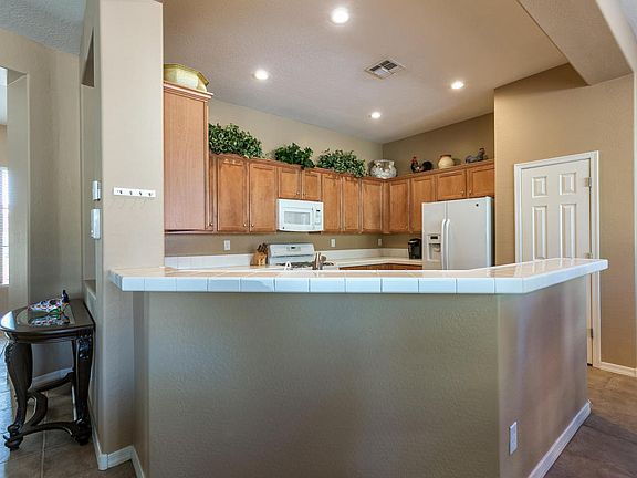 5th image of 39607 N Belfair Way
