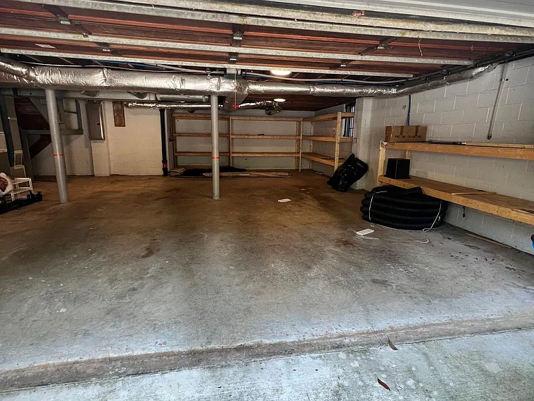 707 Warwick Rd — Photo 21
