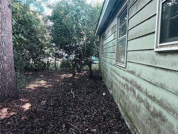 3rd image of 103 Trinity Dr
