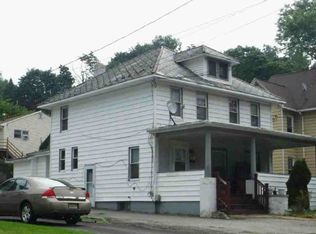21 Clinton St, Newton, NJ 07860