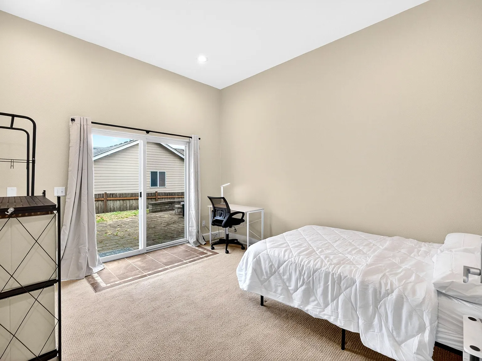 4 bed, 6.0 bath, 3700 sqft, $1,213 — Photo 2