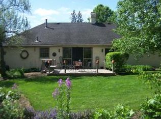 890 Lookout Point Dr, Columbus, OH 43235
