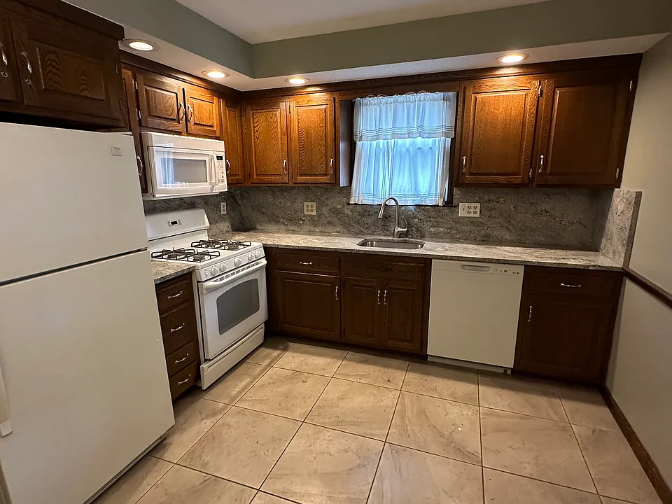 44 Wooding St #44