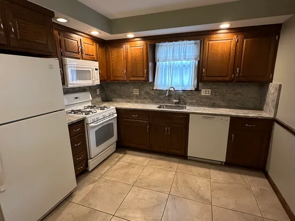 44 Wooding St #44, Bristol, CT 06010