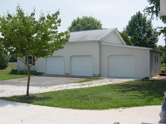 Detached Garage