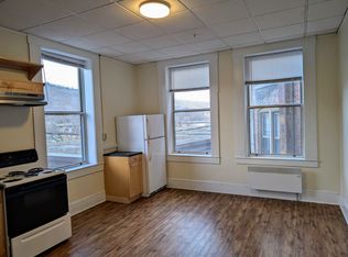 83 W Main St #R202, Brattleboro, VT 05301