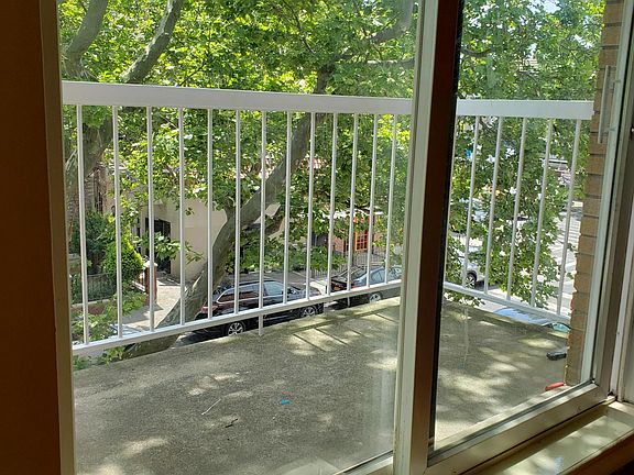4th image of 148 Bay 25th St APT 3