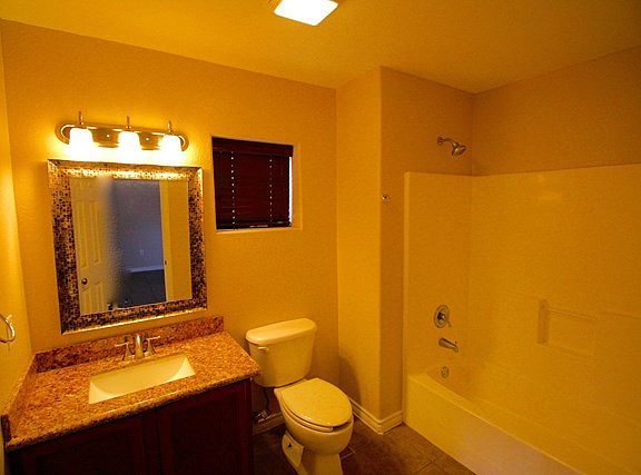 5th image of 2075 La Jolla St
