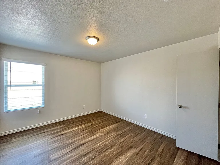 1802 Montell St — Photo 10