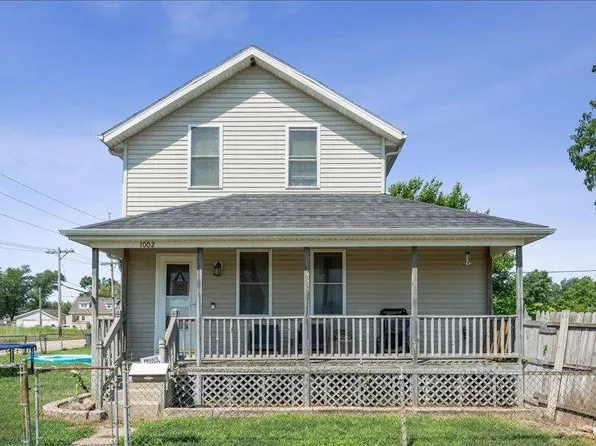 1002 5th St NW, Cedar Rapids, IA 52405
