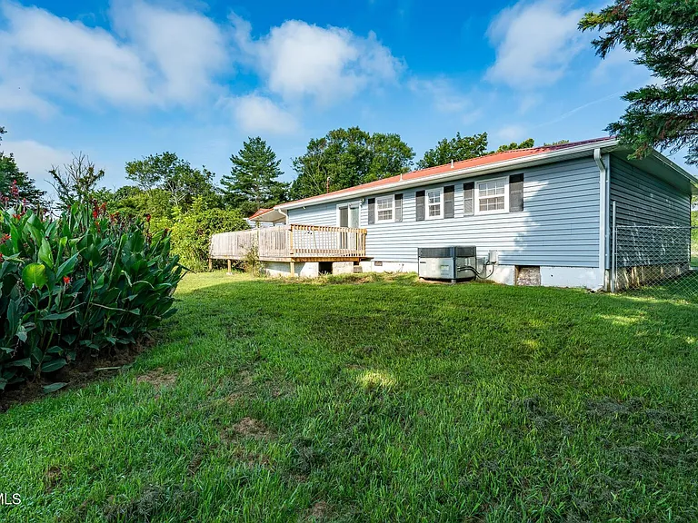 371 Oak Hill Cir — Photo 42