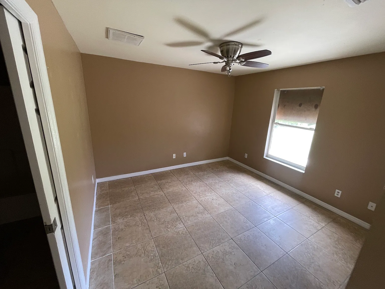 3 bed, 1161 sqft, $1,395 — Photo 3
