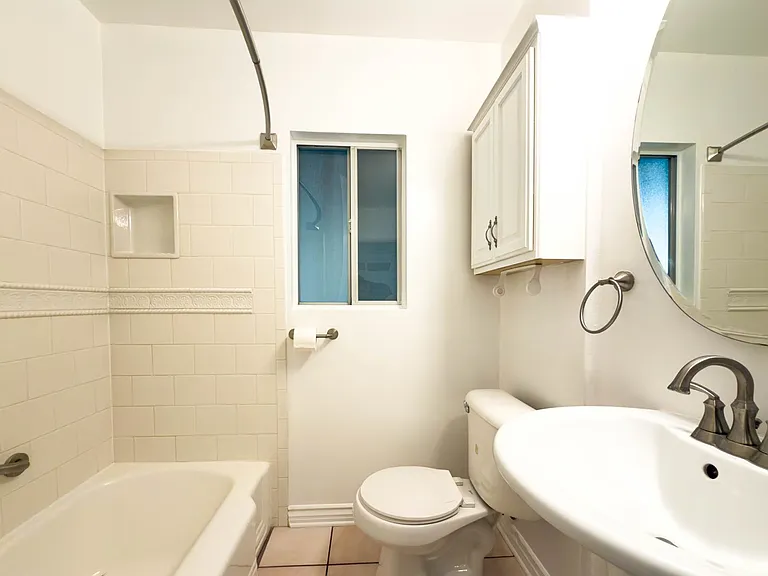 10428 Riverside Dr — Photo 13
