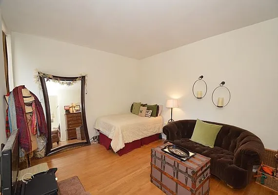 Rented by Buchbinder & Warren | media 37