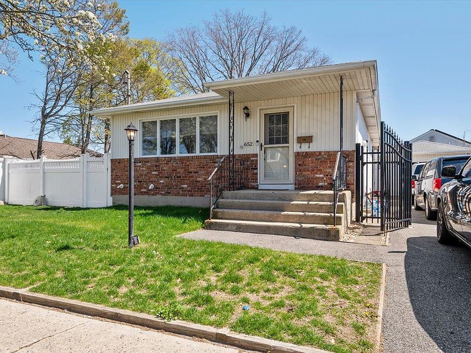 1st image of 652 Stewart Avenue