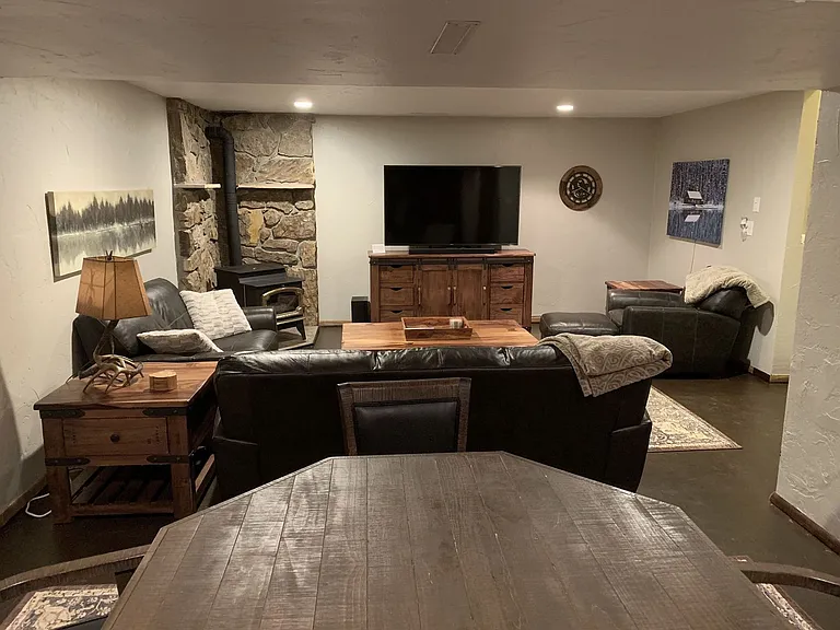 1040 Forest Hill Rd — Photo 5