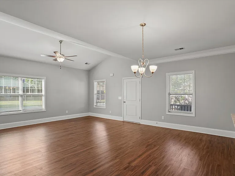 408 Senate St — Photo 4