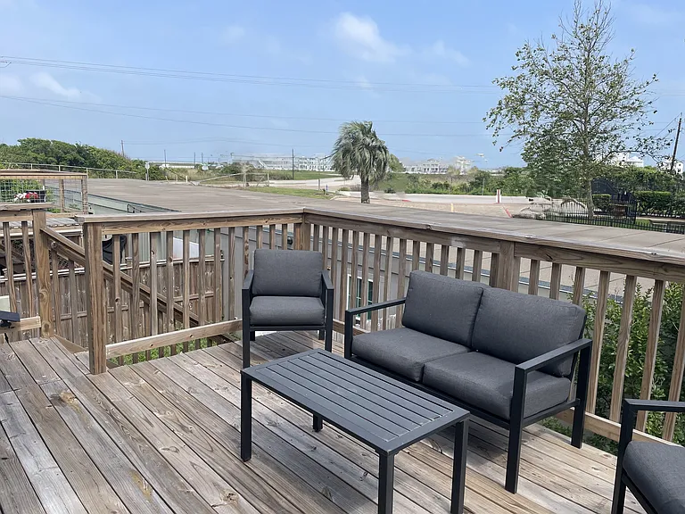 11 San Jacinto Dr — Photo 1
