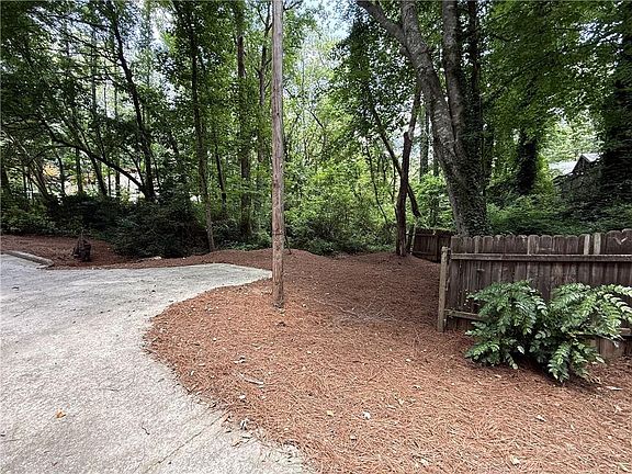 4th image of 4508 Lost Mountain Ct