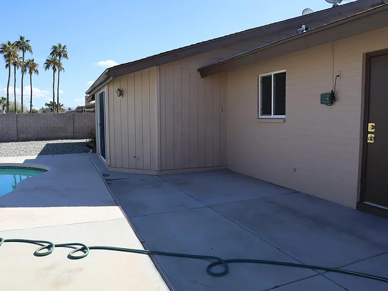 4240 W Hatcher Rd — Photo 30