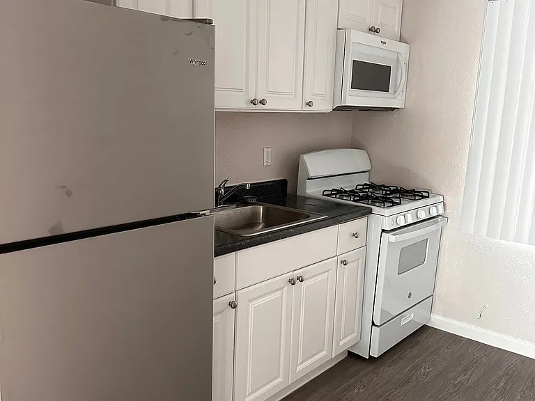 7744 Reseda Blvd #24 — Photo 4