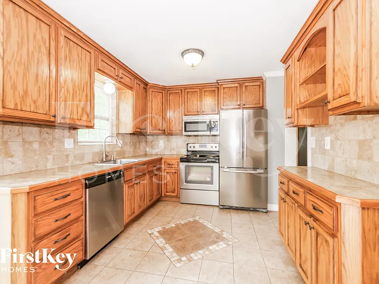 1903 Karlton Way — Photo 8