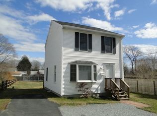 33 Fenner Ave, Newport, RI 02840