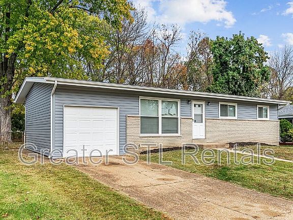 2nd image of 385 Moule Dr