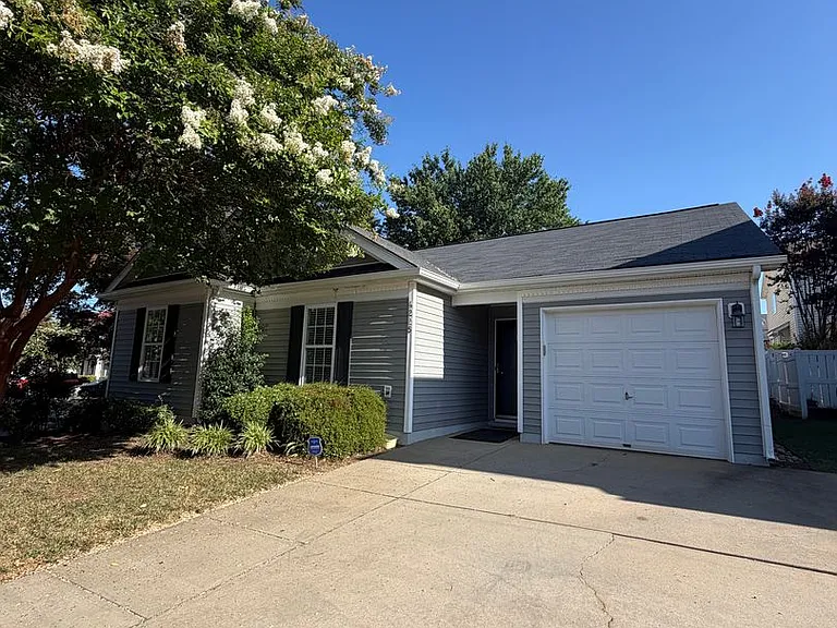 4225 Hogan Ln — Photo 4