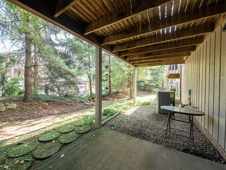 5751 Som Center Rd — Photo 30