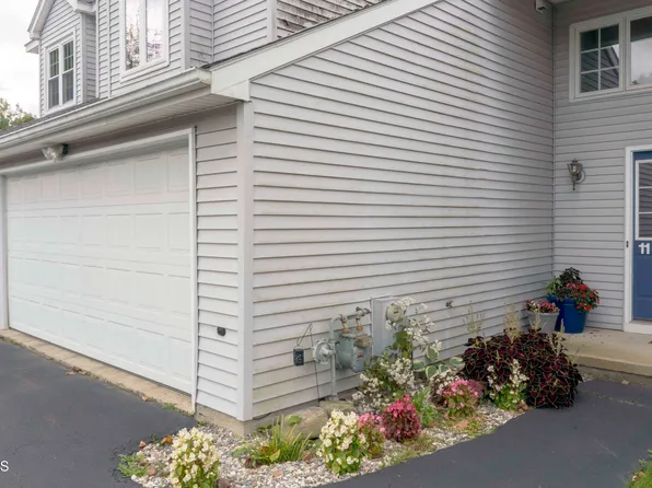 11 Gregory Court, Rensselaer, NY 12144