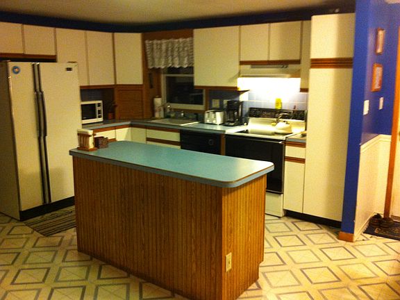 Kitchen with Center Island