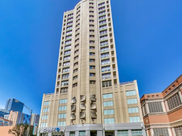 600 N Dearborn St APT 2010, Chicago, IL 60654