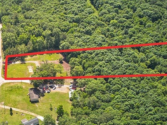 3rd image of 390 Claudia Lane