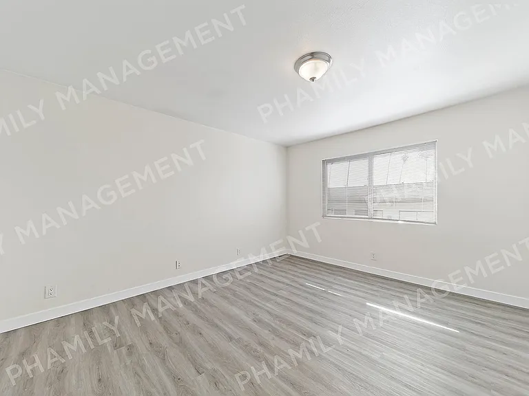 6414 York Blvd #D — Photo 16