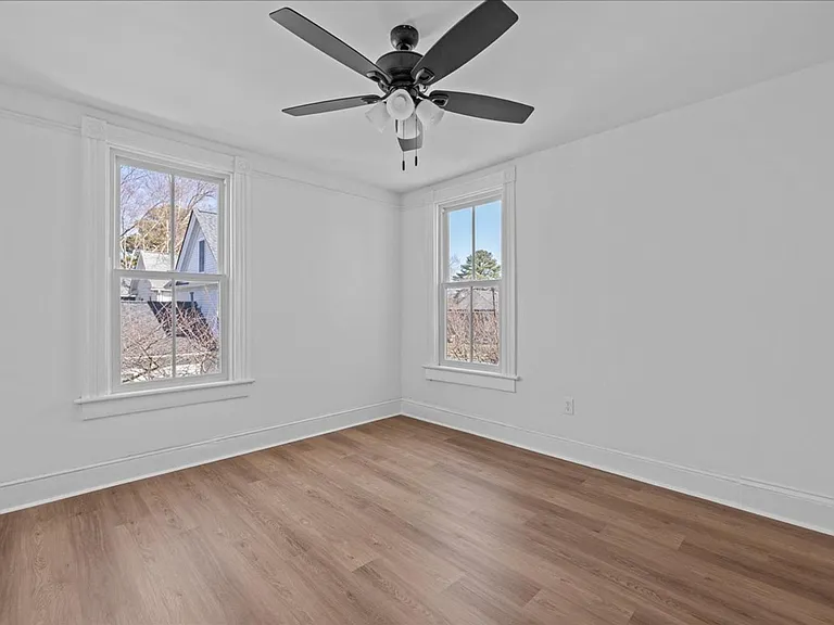 258 Maryland Ave — Photo 36