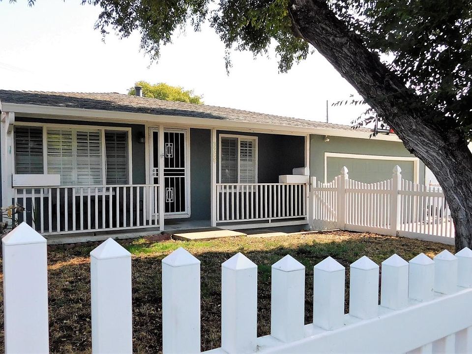 1st image of 3308 Holly Dr