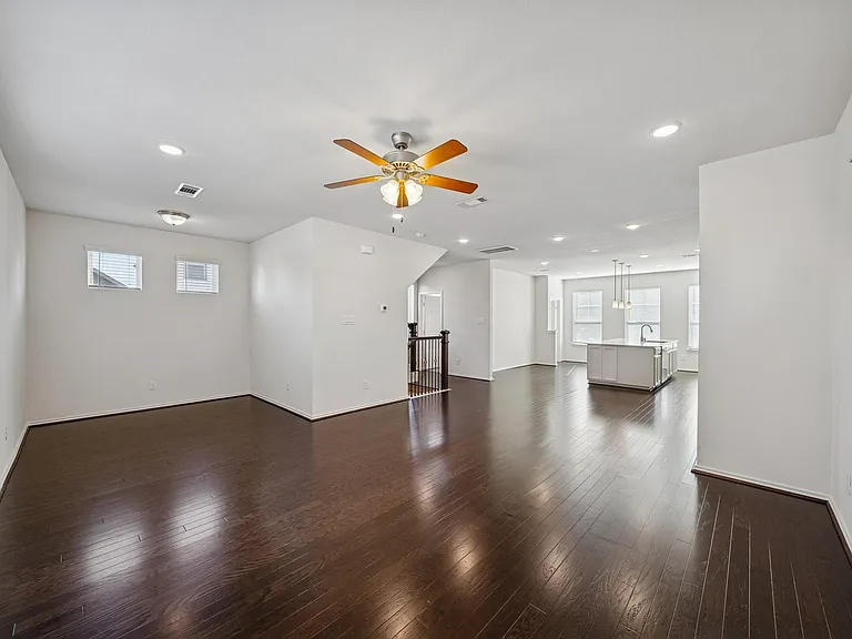 8604 Hollyoaks Creek Ln — Photo 17