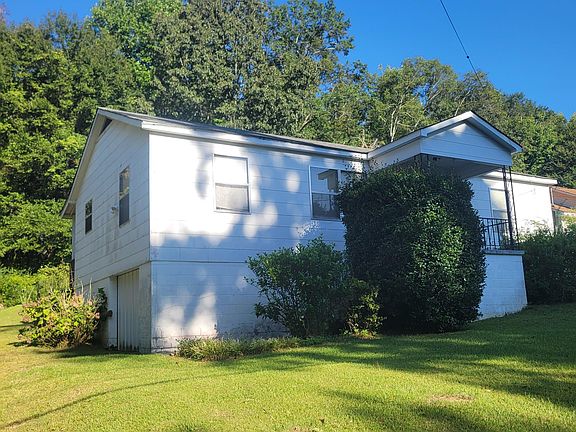 2nd image of 939 Bishop St