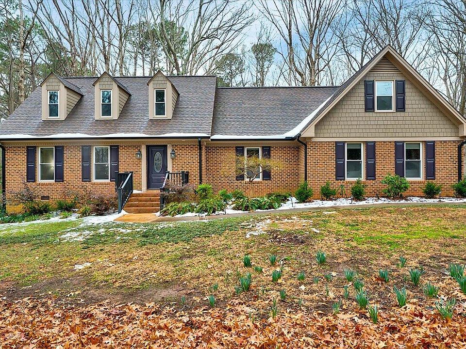 1st image of 107 Larkwood Ln