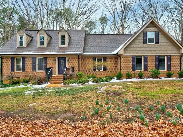 107 Larkwood Ln, Cary, NC 27518