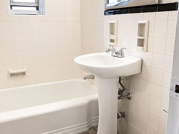 5th image of 6345 Saunders St APT 3E